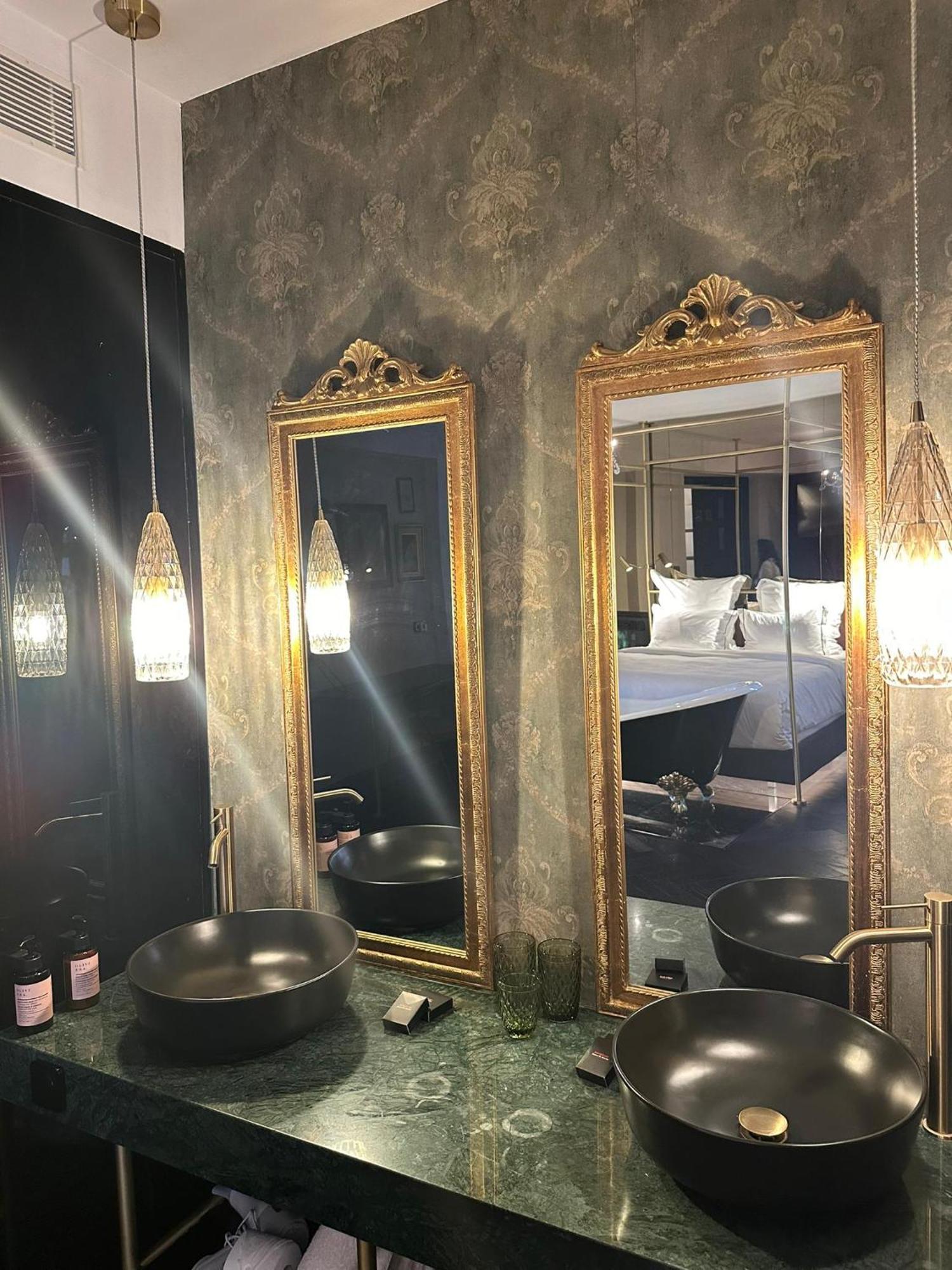 Hotel Skylark, Aluma &