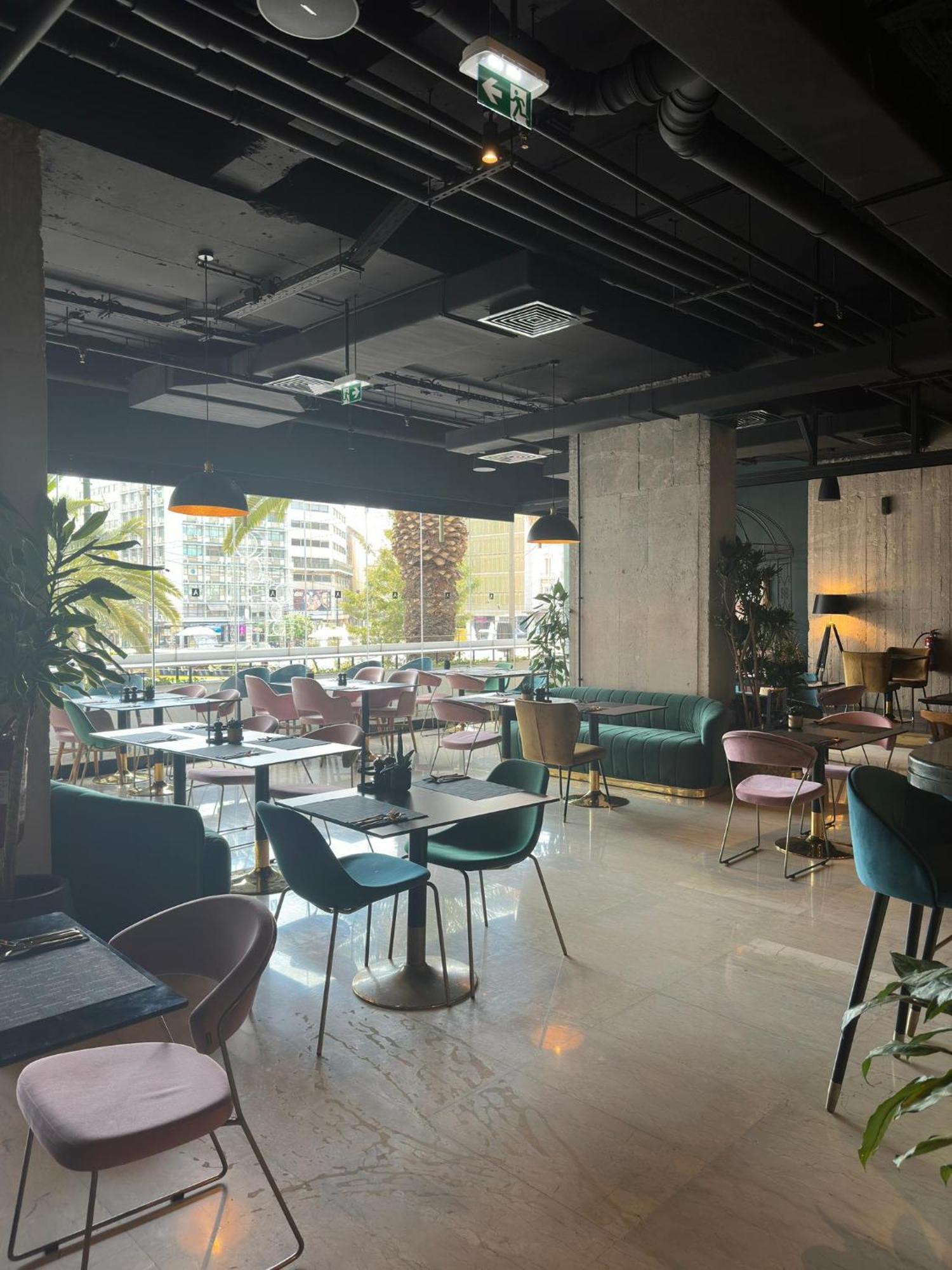 Hotel Skylark, Aluma & Athen
