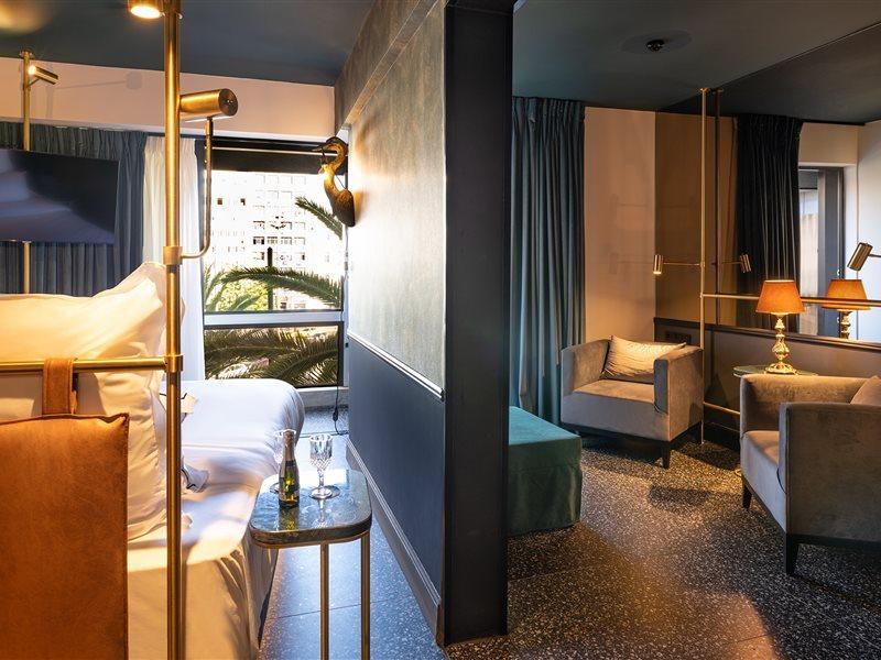 Skylark, Aluma & Hotel Atenas