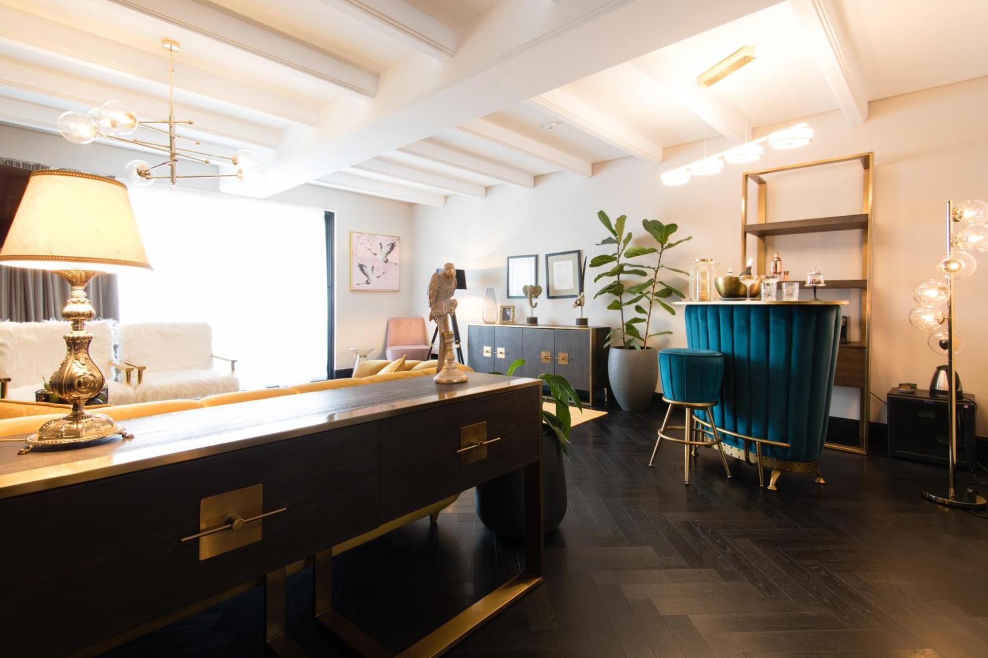 Hotel Skylark, Aluma & 4*