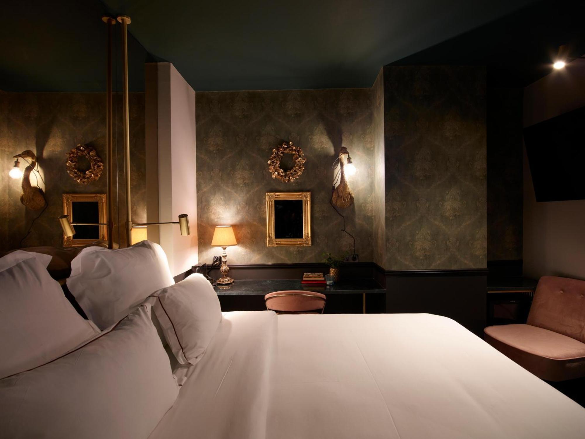 Skylark, Aluma & Hotel 4*